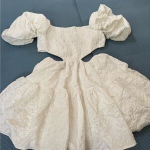 Elegant White Puff Sleeve Dress